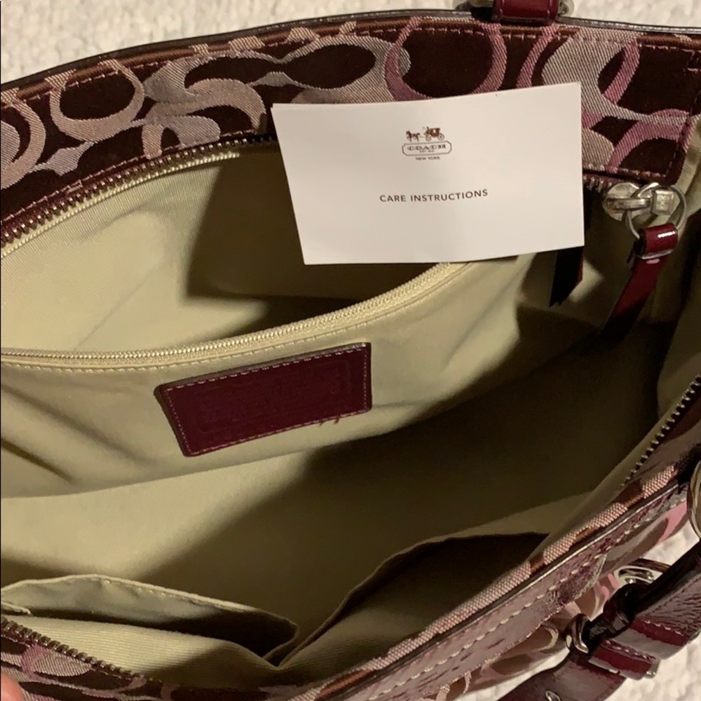 Handbag - Picture 3 of 4